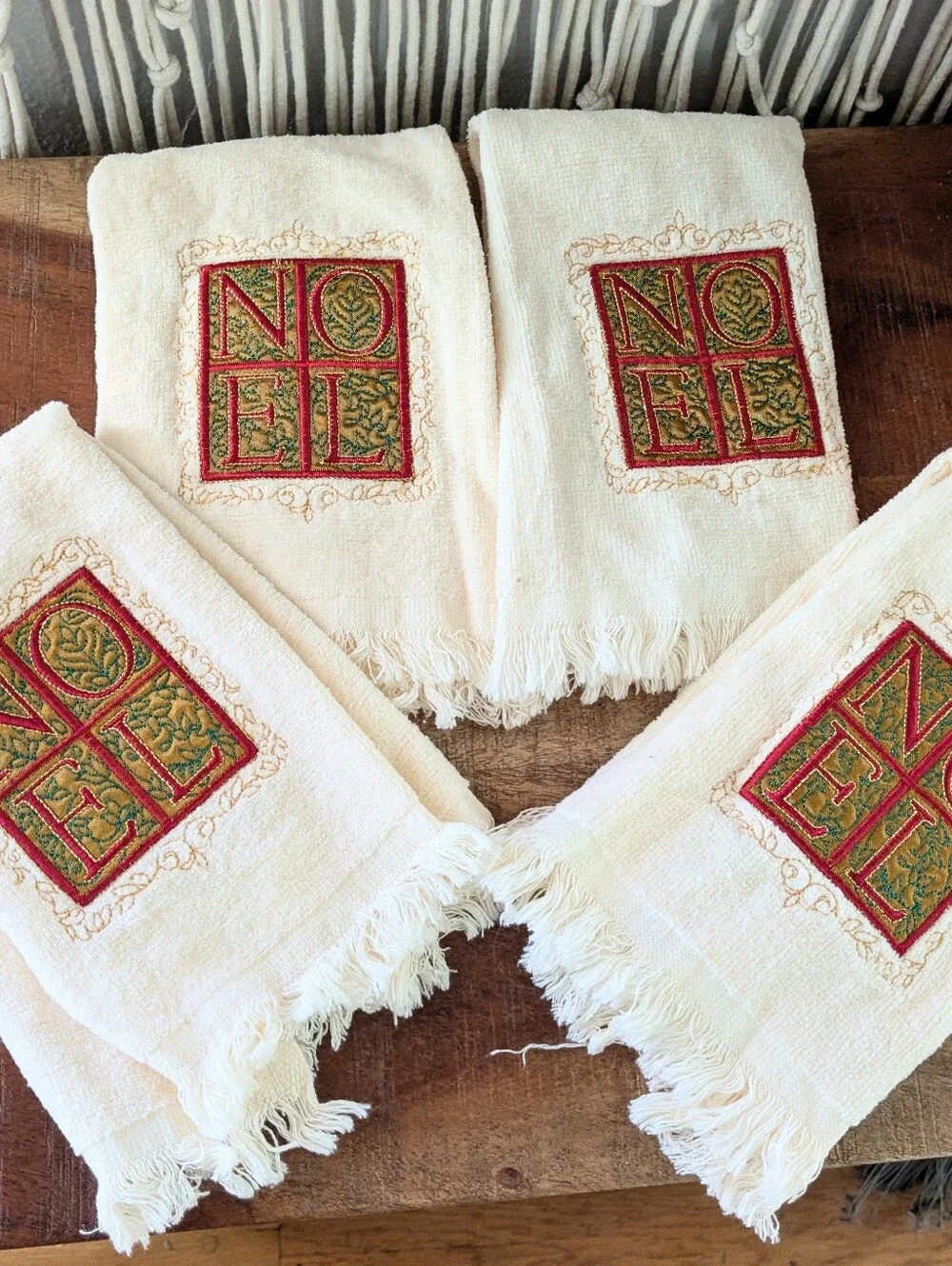 Christmas Hand Towels Embroidered Fringed Vintage Noel Set of 4